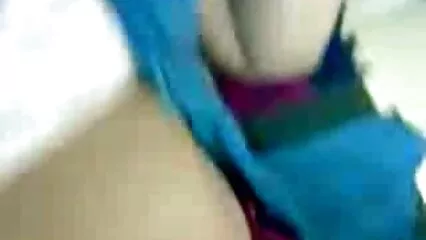 En mexicanas maduras calientes medio de la noche, se folla a una chica china con un beso.