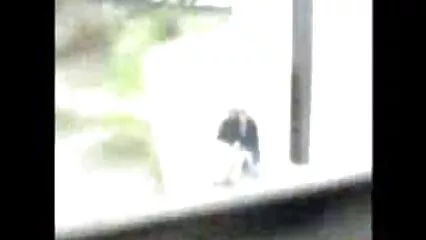 besa maduras mexicanas calientes a la chica en la mesa y en el sofá de cuero