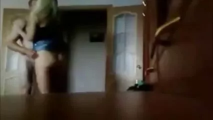 Mariquita follando con su mujeres maduras mexicanas cachondas jefe en su escritorio.
