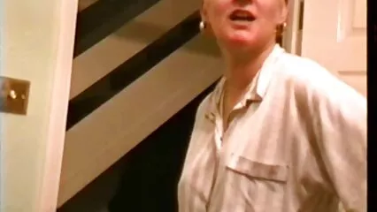 follando por el culo y maduras ardientes mexicanas recibiendo un beso