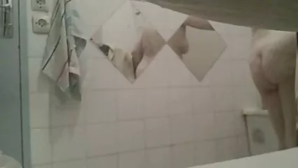 esta pareja es mexicanas maduras hot follada por el culo con un beso.