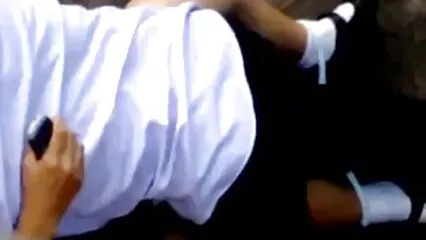 Una dama experimentada y mexicanas calientes xxx muy atractiva decidió besar a su vecina