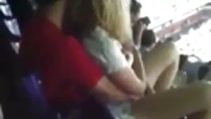 Después de un hermoso beso, el porno caliente mexicano chico terminó en el culo de su esposa
