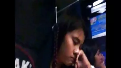 Hombre mexicanas maduras hot besa a dos perras tetonas en la fiesta