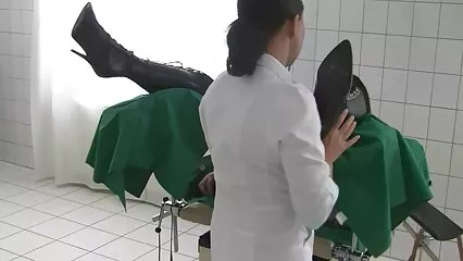 Chico travieso se folla apasionadamente a un porno de mexicanas calientes lindo cliente flaco detrás