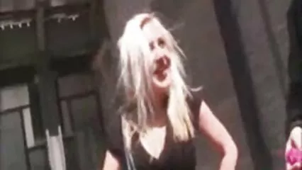 Macho toma a su novia en el coño y mexicanas caliente la hace gemir