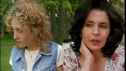 Cool fraer mexicanas caliente follando a una mujer árabe lujuriosa en un beso de bufanda