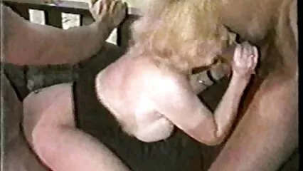 Esposa le da a su marido una mexicana caliente xvideos puta asiática y captura su beso en cámara