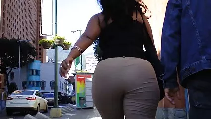 Con ganas de videos caseros mexicanas calientes divertirse, chica oscura masturbándose